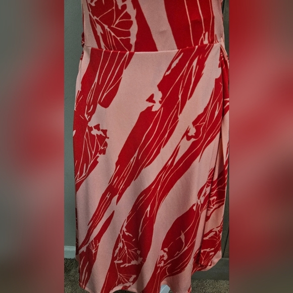 NEW YORK & COMPANY Abstract Print Stretch Wrap Midi Dress In Red/pale Pink. SM - Picture 9 of 15